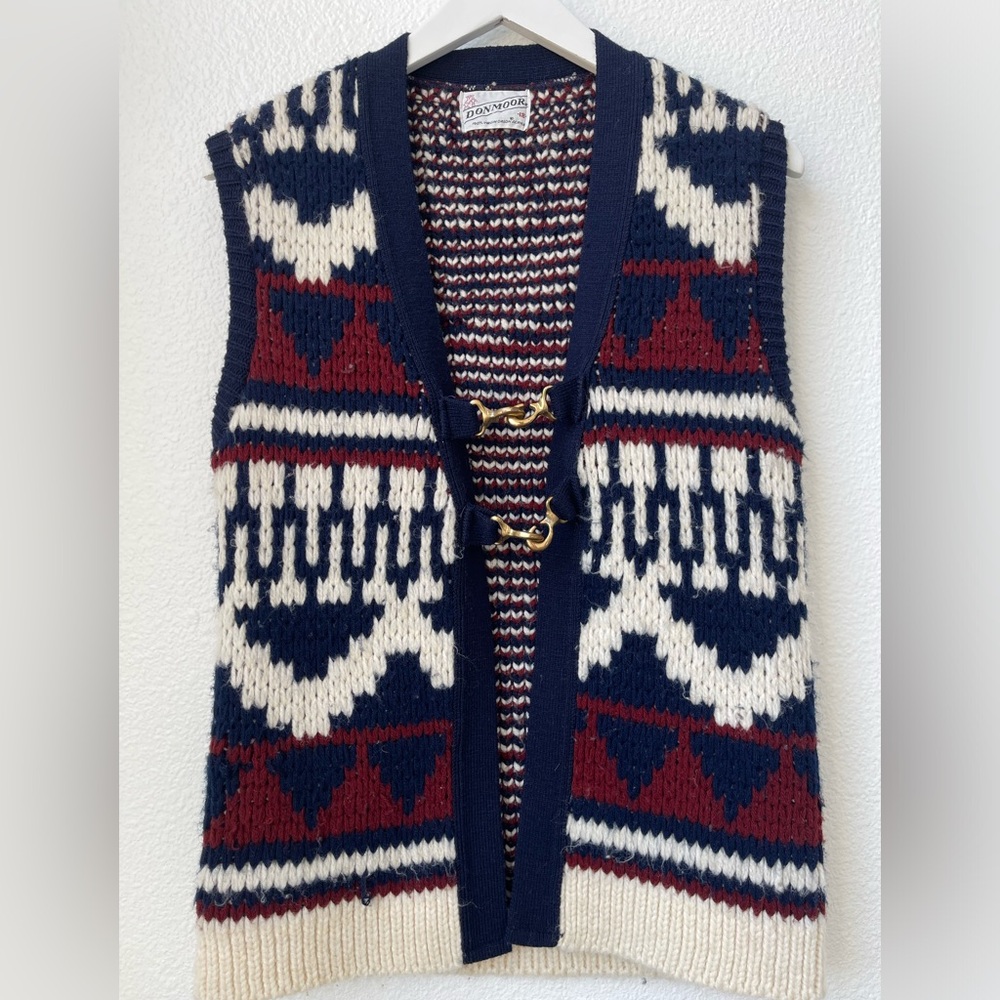 Vintage DONMOOR 60s 70s Geometric Knit Sweater Vest Gold Hooks Size Medium Large